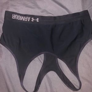 Black Under Armor sports bra